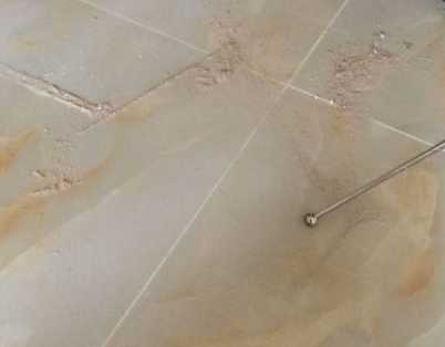 柳南瓷砖空鼓维修公司分享粘合剂选择不当在瓷砖铺贴过程中可能导致以下问题